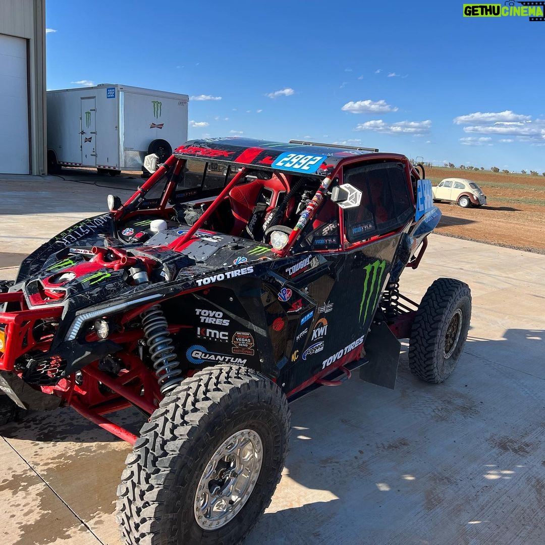 Donald Cerrone Instagram - My guys over at @utvfxgraphics have a huge memorial day sale running. What you need wrapped?? RV/ Trailer, snowmobile, 4x4 , truck? They got you.