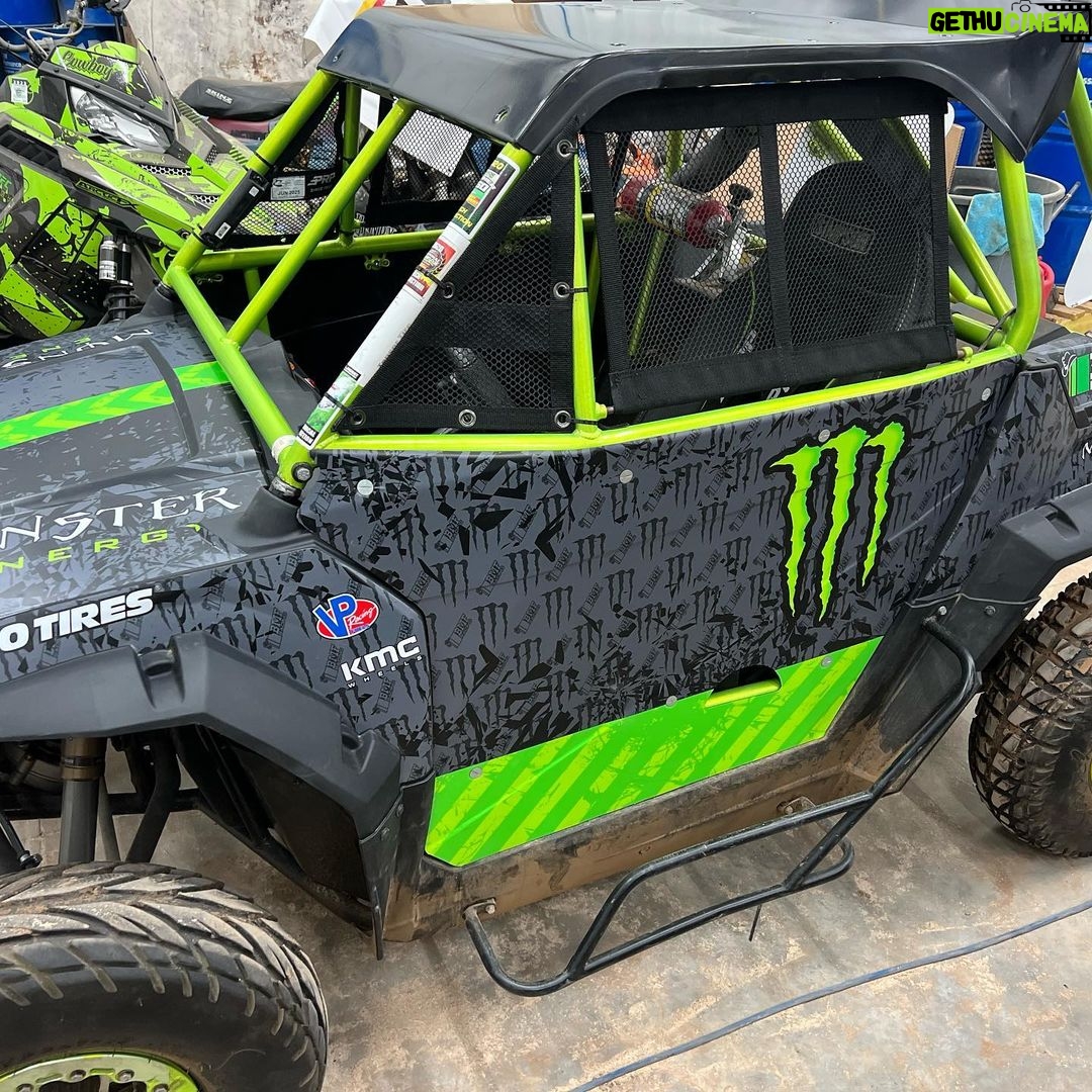 Donald Cerrone Instagram - My guys over at @utvfxgraphics have a huge memorial day sale running. What you need wrapped?? RV/ Trailer, snowmobile, 4x4 , truck? They got you.