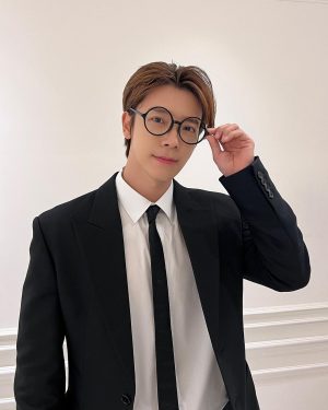 Donghae Instagram - 킹블리!대표! 왕경태!! 5월15일 오늘밤 10시 본방부탁드립니다^^