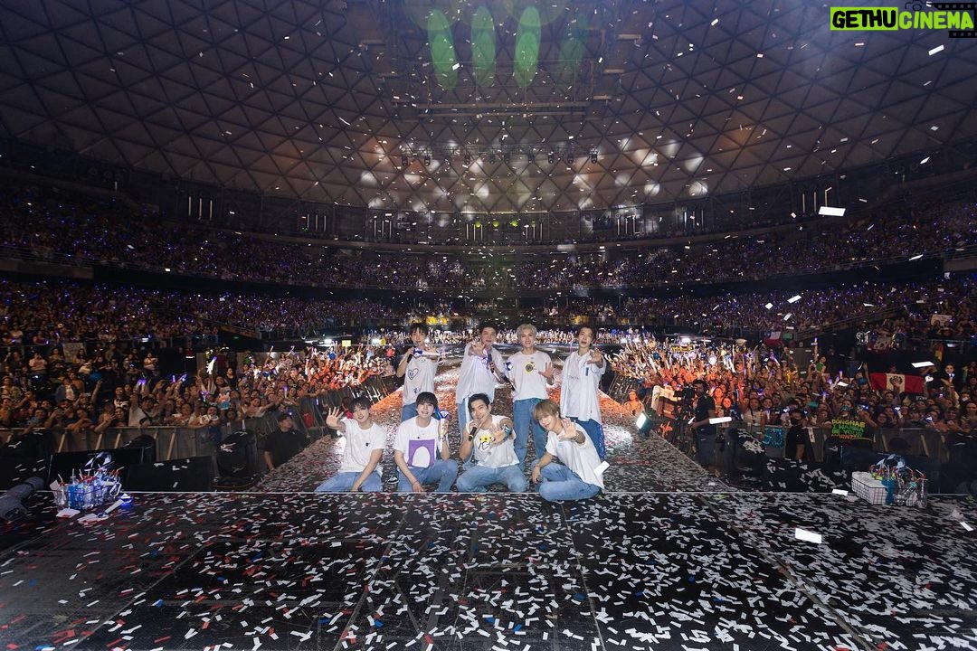 Donghae Instagram - I’ll never for get this moment:) we’ll be back soon I love you guys 💙