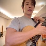 Donghae Instagram - Happy sunday “late night talking “