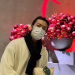 Donghae Instagram - 2022년 너무 수고하셨습니다. 지나간 시간은 다시 돌아오지 않기에 얼마나 소중하고 값진 것인지 알게 해준 한 해였습니다. 무엇보다 가족과 연인과 지인분들과 내일이 없을 것처럼 사랑하시는 2023년이 되길 바라겠습니다. 축복하고 사랑합니다 💙