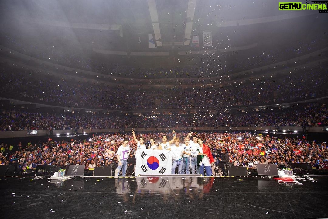 Donghae Instagram - I’ll never for get this moment:) we’ll be back soon I love you guys 💙