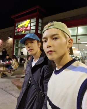 Donghae Instagram - LA_ I stayed for a while, but I was happy 😃