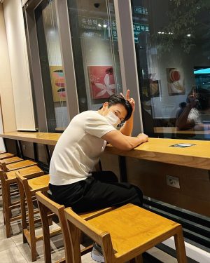 Donghae Instagram - 굿 밤
