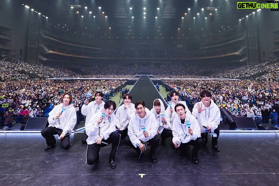 Donghae Instagram - 2024년 첫 팬미팅 너무 행복하고 감사햇습니다. 이제 달려보겟습니다. 힘께해요 :) 💙😎
