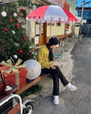 Donghyuk Instagram - Bonjour😘