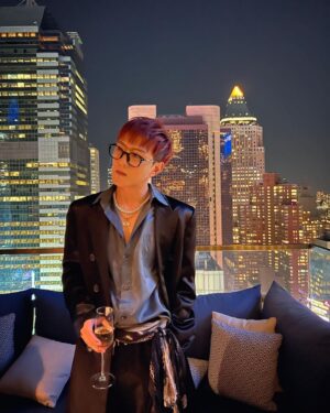 Donghyuk Instagram - LAST NIGHT PARTY