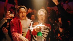 Donghyuk Instagram - GROOVIN’ MV OUT NOW🦋🔥 DK 1ST SOLO ‘NAKSEO[戀]’ #DK #김동혁 #NAKSEO #戀 #낙서_연 #DK_1ST_SOLO_NAKSEO