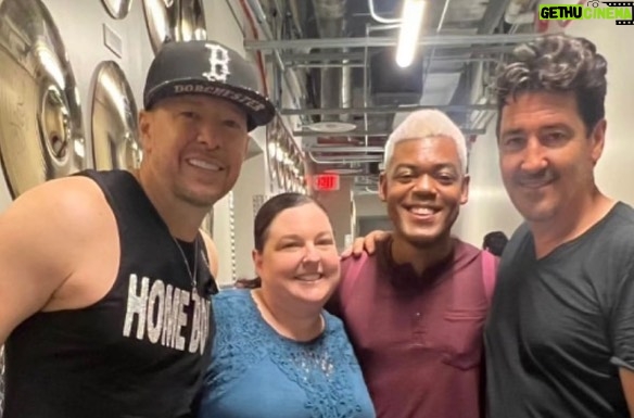 Donnie Wahlberg Instagram - Our band of FIVE became a band of SEVEN — when two amazing ASL interpreters, @puplov19 and @milesaaronselders, joined @nkotb onstage at our @yaamava concert last week. Thank you both for doing what you do, for making our show so much more special and for delivering the music and words of @nkotb to our fans - through your genius. Honored to share the stage with you and (of course) to take a bow with you! ps - the RIGHT STUFF 10x moment was pretty awesome too! 🤟🏼 🤖❤️♾💫✨🤟🏼 Yaamava' Resort & Casino