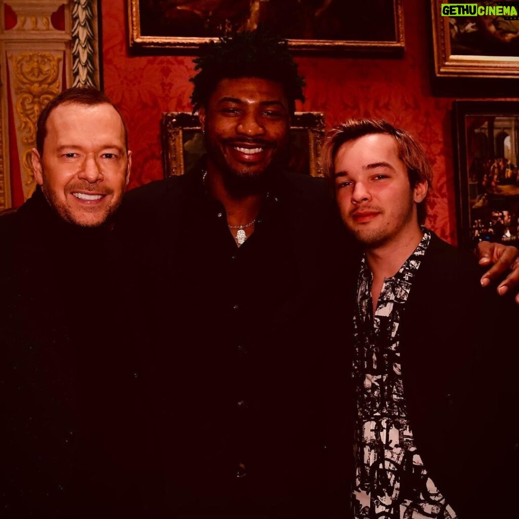 Donnie Wahlberg Instagram - Love this guy. Appreciate this guy. Respect this guy. Gonna miss this guy. Thank you Marcus Smart, aka @youngamechanger! As a fan, I will never forget your heart and your passion. As a dad, I will never forget your kindness and your class. So thankful to have been able to witness the Marcus Smart Era in Boston! See you in Memphis (we are definitely road tripping to see you) and see you for the greatest tribute video night ever, at the @tdgarden (when you return to Boston). Why am I tearing up right now?! Damn. 😔💔🔒 #ThankYouMarcus #DPOY #Legend #Celtics