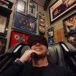 Donnie Wahlberg Instagram - Got sent to the office. 😂 Seriously though, sitting here missing my Blockhead family — A LOT! Now ya know, but you already knew (because I always do). #loveeternal #BHLove 🤖❤️♾💫✨🤟🏼 Saint Charles, Illinois