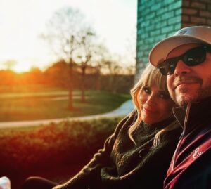 Donnie Wahlberg Instagram - Good evening from St Charles. Sending love to all, from The Wahlbergs! 🙏🏼❤️💫✨