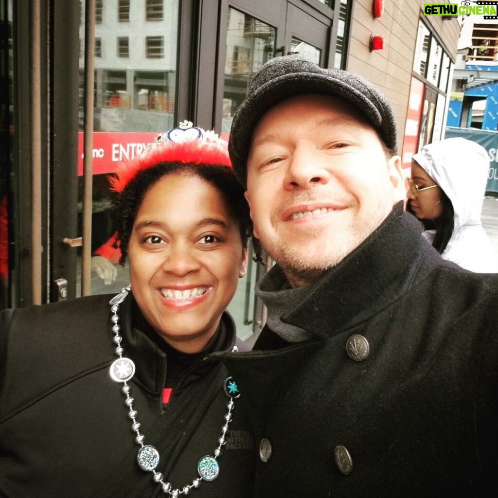 Donnie Wahlberg Instagram - Five years ago today, this photo was taken. Erin, and so many Blockheads, braved the awful weather conditions to share moments and memories. My mom Alma was there, too. Praying that she is giving Erin the biggest hug right now — along with all of our BH family angels. Happy Heavenly Birthday, Erin. Rest peacefully, my dear friend. 🙏🏼❤️🕊️😔 🤖❤️♾💫✨🤟🏼 Blockheads — Love you dearly. Keep loving each other. 🙏🏼❤️💫 Dorchester