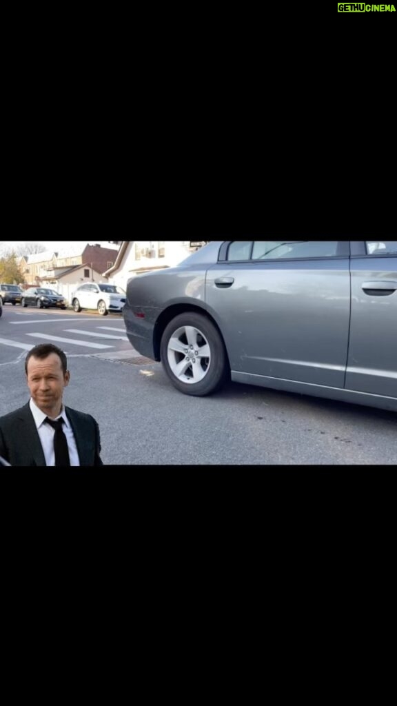Donnie Wahlberg Instagram - Rolling into #friday like! Do what you love, love what you do! Let’s go! #BlueBloods #fridayfeeling 🙏🏼❤️💫✨🎥🎬⚡️💯 🎥: @thereggieice @espo633