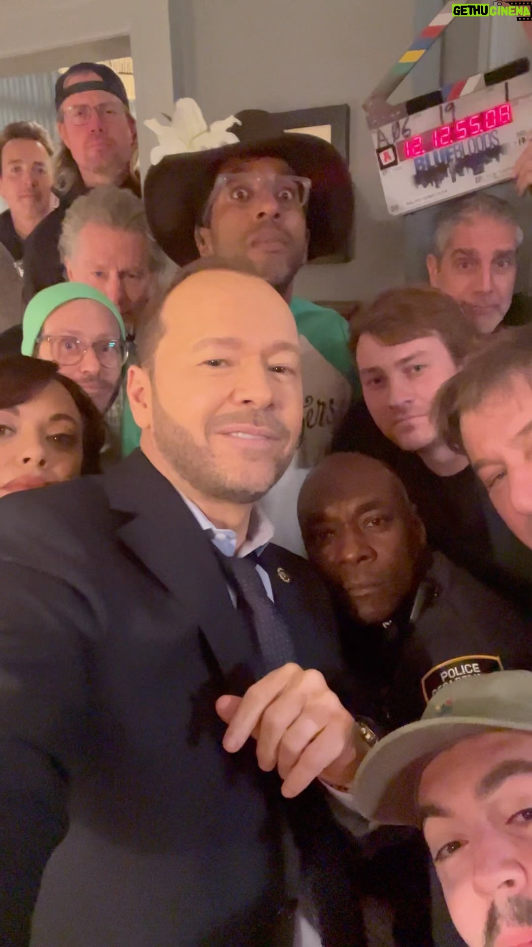 Donnie Wahlberg Instagram - The crew of #BlueBloods first time seeing the uncanny resemblance of β Baby Donnie & Blue Bloods Danny! ππβΊοΈπ@bluebloods_cbs best crew on TV! #thenandnow #reels β€οΈ