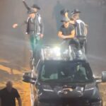 Donnie Wahlberg Instagram - Haven’t stopped working since the #HoustonRodeo, so haven’t had a lot of time to reflect, but man was that ever one heck of a good time! Thanks to all who made it possible. Thanks to the Blockheads that made the journey to watch it live (or on IG Live). Thanks Blockheads (in general) for always inspiring us to reach higher, to take chances and for being with us every step of the way! We understand the assignment! We ride together! 🤖❤️♾💫✨🤟🏼🤠 🎥: @alirinehartphotography