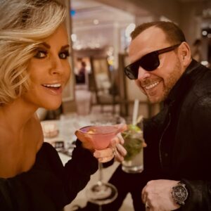 Donnie Wahlberg Instagram - May every moment of your New Year be filled with #LOVE and happiness! #HappyNewYear 🎉❤️🙏🏼💫✨