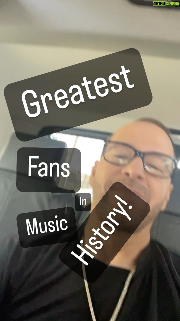 Donnie Wahlberg Instagram - Sending #love and gratitude to all #Blockheads worldwide! 34 years and still going strong! There is no story of this band β @nkotb β without our amazing fans! The Greatest in the History of Music! #Blockheads #Legends #Family #thankful π€β€οΈβΎπ«ππ―π