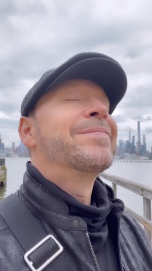 Donnie Wahlberg Instagram - #MondayMotivation You got this! #Believe Let’s Go! 🙏🏼❤️💫🤖❤️♾💫 

#reels #faith #Monday #LFG