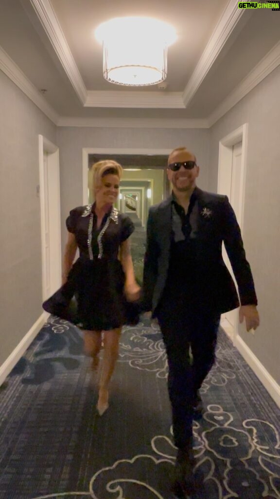 Donnie Wahlberg Instagram - Stay cool and Keep dancing! 😎❤️🕺🏼🪩💃🏼❤️ 😎 @jennymccarthy #dance #dancing #love