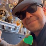 Donnie Wahlberg Instagram - When @jaytatum0 sends you and your wife @jennymccarthy the best gift box of the best healthy candy treats ever! 🤯🙏🏼❤️🍬☘️ Thank you JT and Deuce! Thank you @enjoysmallwins These are soooooo good! Shout out to @walid! Saint Charles, Illinois