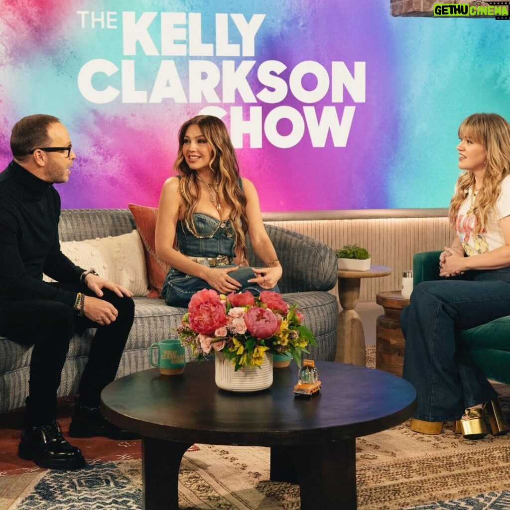 Donnie Wahlberg Instagram - So excited to join @kellyclarkson and @thalia on The @kellyclarksonshow tomorrow - in anticipation of The #BlueBloods season premiere! Blockheads - check local listings! See you then! #kellyclarkson #kellyclarksonshow ❤️💙