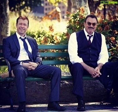 Donnie Wahlberg Instagram - Happy Birthday to my dear friend and TV dad — the one and only — Tom Selleck! Love you, Dad! 🎂🎉🎈💙❤️ Brooklyn, New York