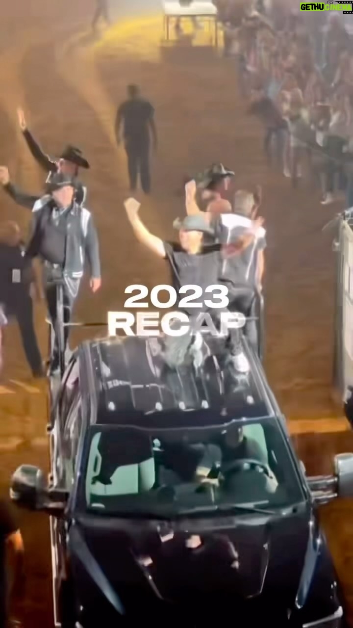 Donnie Wahlberg Instagram - #HappyNewYear! So #thankful to have shared so many magic moments with so many of you in #2023! Canβt wait to make even more in #2024! ππΌβ€οΈπ€β€οΈβΎπ«β¨π€πΌππ₯³ππͺ© #nye #happynewyear #2024 Saint Charles, Illinois