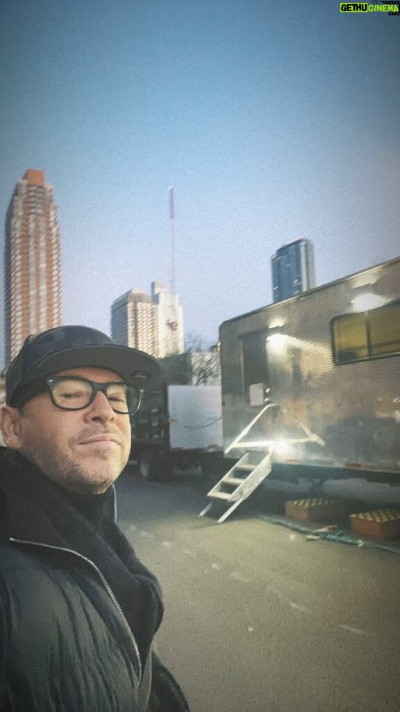Donnie Wahlberg Instagram - Whoever you are, where ever you are, whatever you are striving for — keep going! You got this! Let’s go! #wednesday #motivational 🤖❤️♾💫✨🤟🏼 Brooklyn, New York