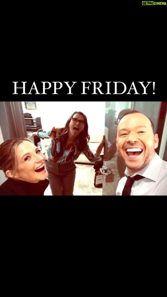Donnie Wahlberg Instagram - #HappyFriday! Season 14 - Week 2! Episode 2! Guess who else is back?!?! @vrayskull @bridgetmoynahan @bluebloods_cbs @cbstv #Friday #FridayFeeling Brooklyn, New York