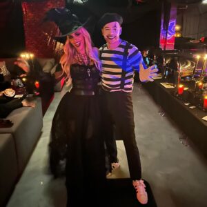 Donnie Wahlberg Instagram - Happy #Halloween from the prettiest witch in the midwest (north, south, east or west, too) and the Mime that never sleeps - or stops talking. 😂😉❤️🎃💀🧙‍♀️🎭 #HappyHalloween 🤖❤️♾💫✨🤟🏼