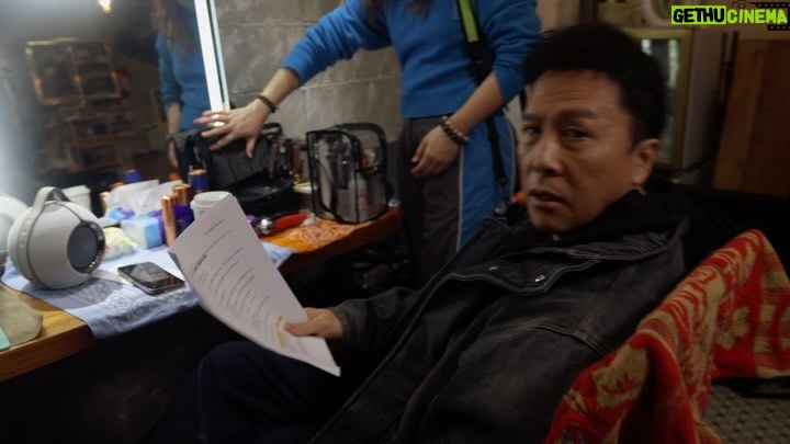 Donnie Yen Instagram - Each day is a brand new creative day, I will always striving forward, no compromise, only my best, filming continues…🎬🎞️ @bulletfilmsofficial #moviemaking