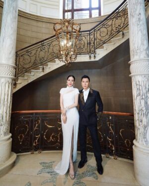 Donnie Yen Instagram - Love is beautiful, life is beautiful, wife is beautiful, I’m a big winner!😊
Thank you Cosmo Bride for this awesome cover at one of the most romantic setting. 
@sweetcil @cosmopolitan #lakecomo #weddinganniversary❤️ #20yearsmarriageanniversary