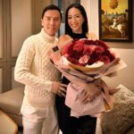 Donnie Yen Instagram - What more does a man can ask for when u have the most beautiful woman as Valentine for the last 20 years !🌹❤️🥰 What does it mean when your woman is the queen? You r the King !😆✌️ @sweetcil