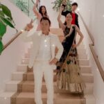 Donnie Yen Instagram – Practicing our dance routine for Cissyβs cousin wedding! Everybody Bollywood!πΊπ»
@sweetcil @jamesyenofficial @jasmineyen
#indiandance #bollywooddance