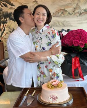 Donnie Yen Instagram - Happy Birthday to the most beautiful woman in the world , there’s nothing I want more than to see her smile every second in my life! Hun, I wish you health and happiness above all things!❤️🎂🍾🎁🎊🎈❤️😘
@sweetcil