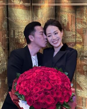 Donnie Yen Instagram - Happy Birthday to the most beautiful woman in the world , there’s nothing I want more than to see her smile every second in my life! Hun, I wish you health and happiness above all things!❤️🎂🍾🎁🎊🎈❤️😘
@sweetcil