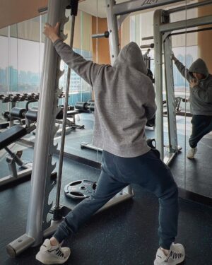 Donnie Yen Instagram - Hardwork+discipline=strength💪
