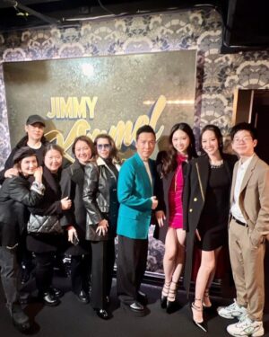 Donnie Yen Instagram - Family is everything, no matter what you do and where you are!🥰
@sweetcil @jasmineyen @jimmykimmel @jamesyenofficial @littlewhite_makeup @kenjinghair @ng_peco @lionsgate @johnwickmovie