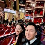 Donnie Yen Instagram - What an incredible night to witnessed this great historic moments with Michelle, Ke winnings, especially when Ke delivered heartfelt speech which made all of us shredded tears. We are talking about winning best director, film, supporting actress and all!! 👏👏👏Once again huge congratulations to Everything, Everywhere All At Once for this amazing amazing achievements!!🙌 Also, how about the great Steve Spielberg and John Williams sitting literally right in front of me!! 😱Not to mention Guillermo Del Toro almost choked me with his submission hug! 😆😆A night to remember! @theacademy @randcpmk @lionsgate @bulletfilmsofficial @jackysouffletam @kenjinghair @littlewhite_makeup @ng_peco @zhu7158 @sweetcil #oscars