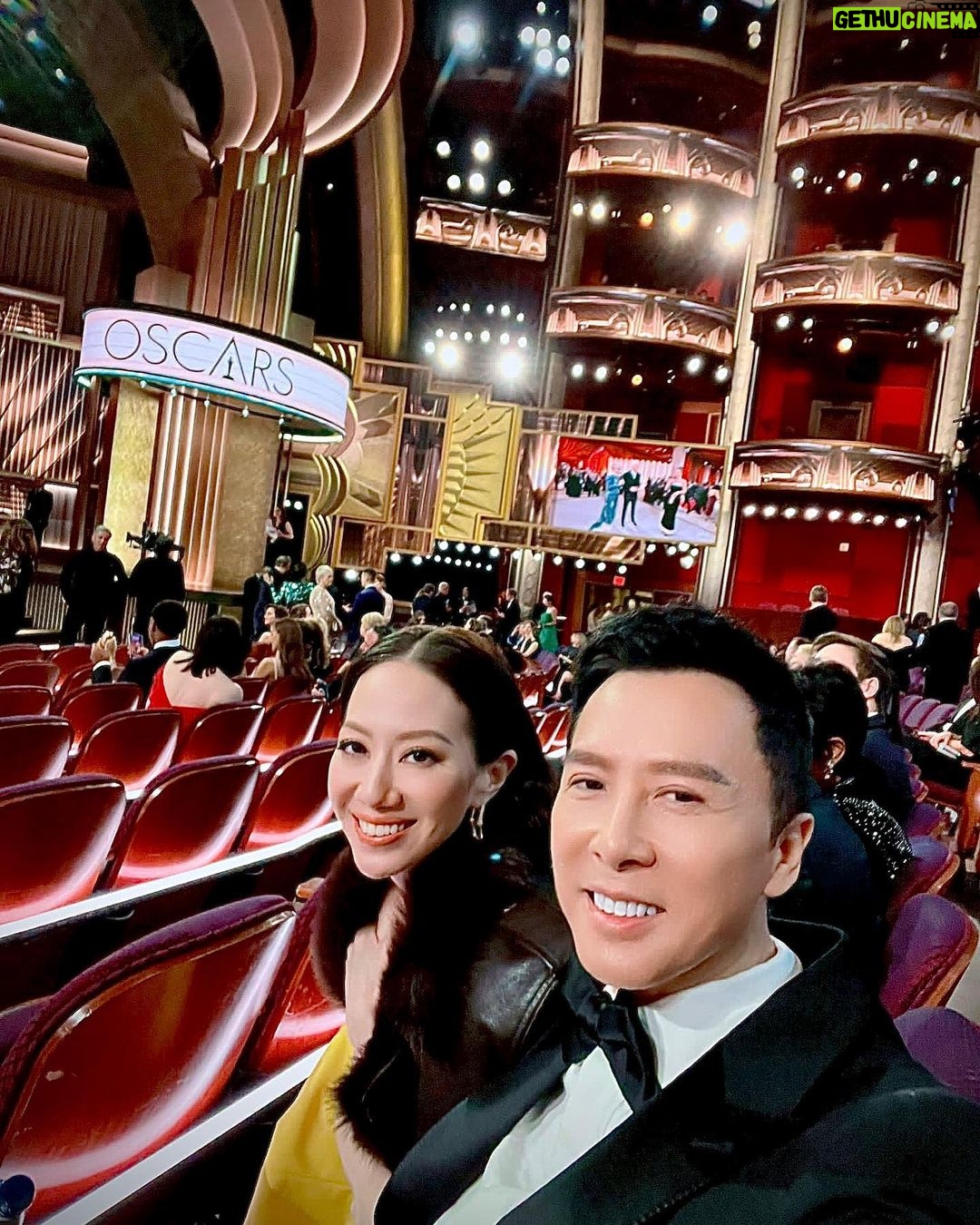 Donnie Yen Instagram - What an incredible night to witnessed this great historic moments with Michelle, Ke winnings, especially when Ke delivered heartfelt speech which made all of us shredded tears. We are talking about winning best director, film, supporting actress and all!! πππOnce again huge congratulations to Everything, Everywhere All At Once for this amazing amazing achievements!!π Also, how about the great Steve Spielberg and John Williams sitting literally right in front of me!! π±Not to mention Guillermo Del Toro almost choked me with his submission hug! ππA night to remember! @theacademy @randcpmk @lionsgate @bulletfilmsofficial @jackysouffletam @kenjinghair @littlewhite_makeup @ng_peco @zhu7158 @sweetcil #oscars