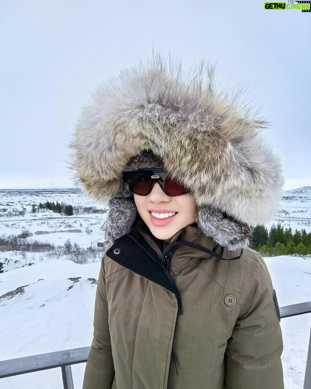 Donnie Yen Instagram - Snowmobile on top of the glacier is definitely an adventure to remember. 🏔️❄️ Breathtaking views and so fun going high speed up and down the glacier!!! Swipe ➡️ for the videos! Visited so many special landmarks, national park, lagoons, waterfalls, diamond beach, game of thrones shooting locations, glaciers, ice caving, dairy farm, tomato farm, Viking restaurant, Icelandic horse back riding, best hotdogs, best lobster roll, and best lobster soup AND last but not least we saw the magical northern lights!!! #bucketlist #iceland #snowmobile #adrenaline #photodump #yenadventures2024
