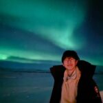 Donnie Yen Instagram - A very magical Valentine’s Day with my hun @donnieyenofficial and my everything @jasmineyen @jamesyenofficial Watching the northern lights and beautiful stars outside our cabin! ❤️🌹 #auroralights #northernlights #happyvalentinesday #bucketlist Torfhús Retreat
