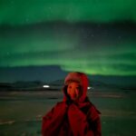 Donnie Yen Instagram - A very magical Valentine’s Day with my hun @donnieyenofficial and my everything @jasmineyen @jamesyenofficial Watching the northern lights and beautiful stars outside our cabin! ❤️🌹 #auroralights #northernlights #happyvalentinesday #bucketlist Torfhús Retreat