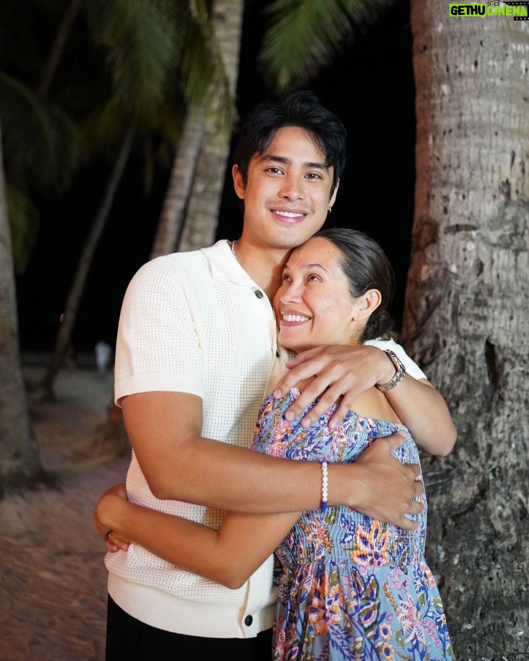 Donny Pangilinan Instagram - So blessed to be your son Mama!!! Happy birthday I love you :) 🤍