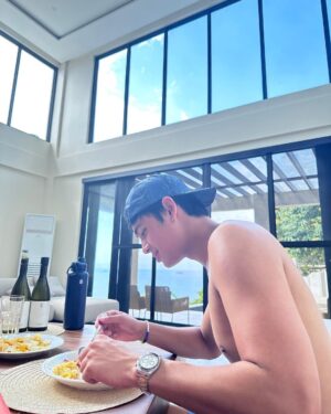 Donny Pangilinan Instagram - Level 26. New world unlocked 🌍🏠🏝️