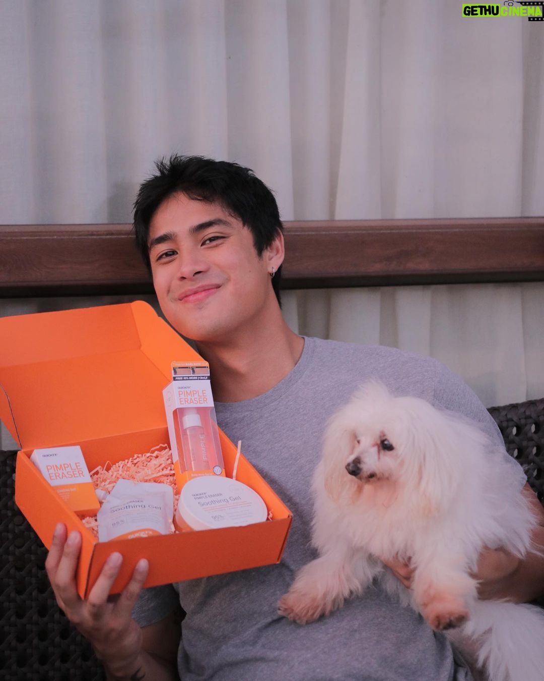 Donny Pangilinan Instagram - Starting this month with clear-skin swagger, and saying bye to body acne SO FAST โ the QUICKFX way ๐ช๐ป Keep your clear skin game on point with the Pimple Eraser line! ๐งก Get them now at @watsonsph #QUICKFX #PimplesErased #PimpleEraserBodyAcne