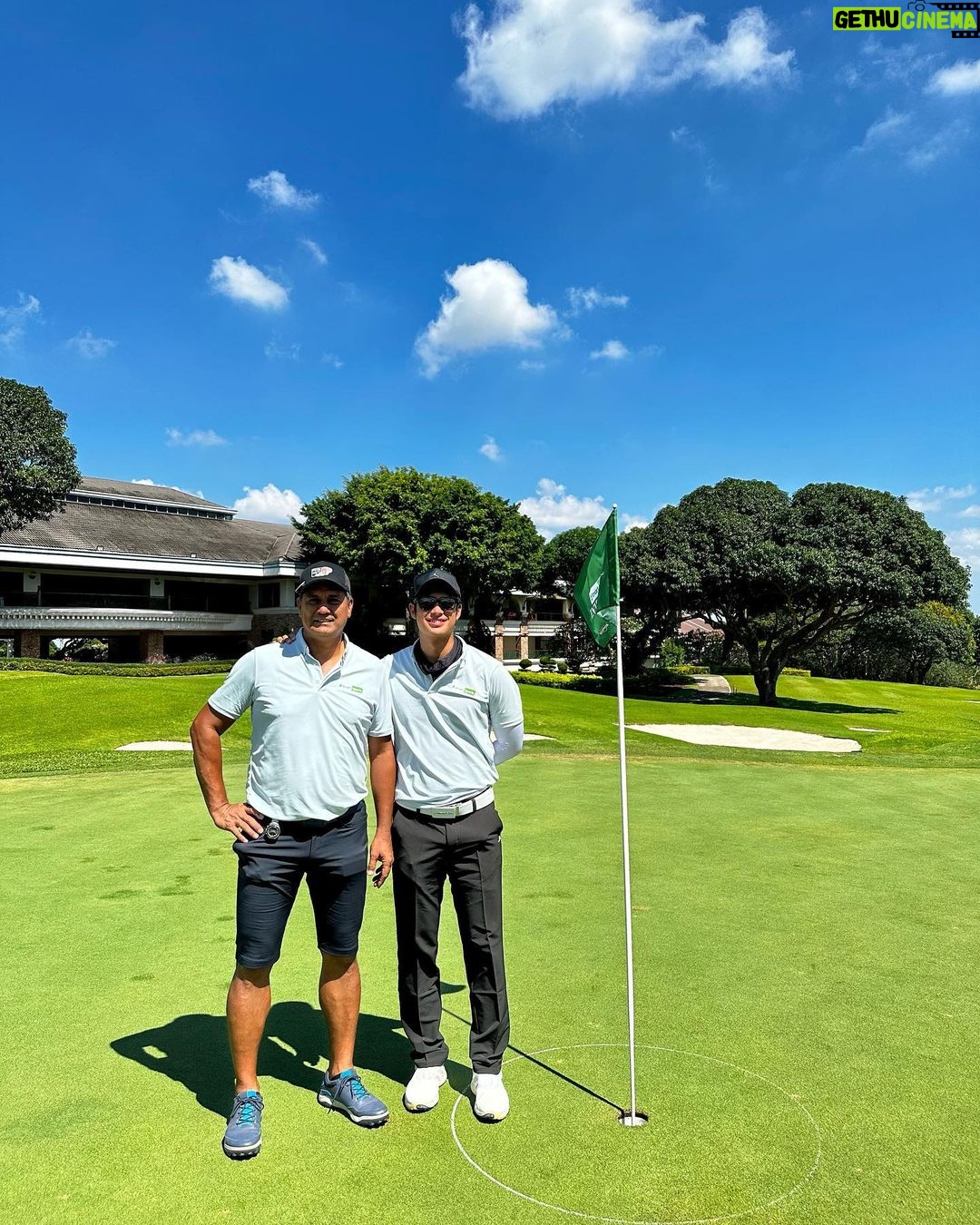 Donny Pangilinan Instagram - Gwapo ng partner ko… @richardgomezph 😂 @livesmart Sports Invitational ⛳️ Don’t forget to register your sims before April 26! #SmartSIMReg