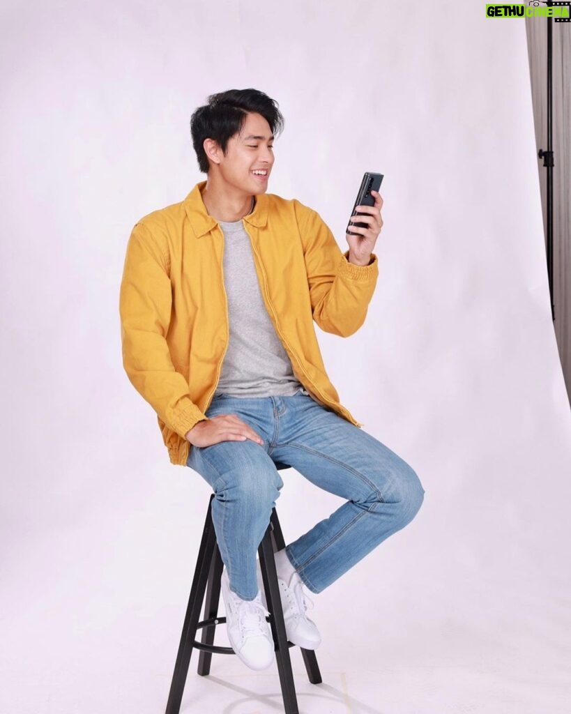 Donny Pangilinan Instagram - Life is full of surprises, even when it comes to our health. Buti na lang @sunlifeph can help you prepare with the Wheel of Life game on TikTok. Join now! 🌞 https://sunlife.co/TikTok-WheelofLifeFilter #SunLifePartnerForLife #aNewDonIsRising